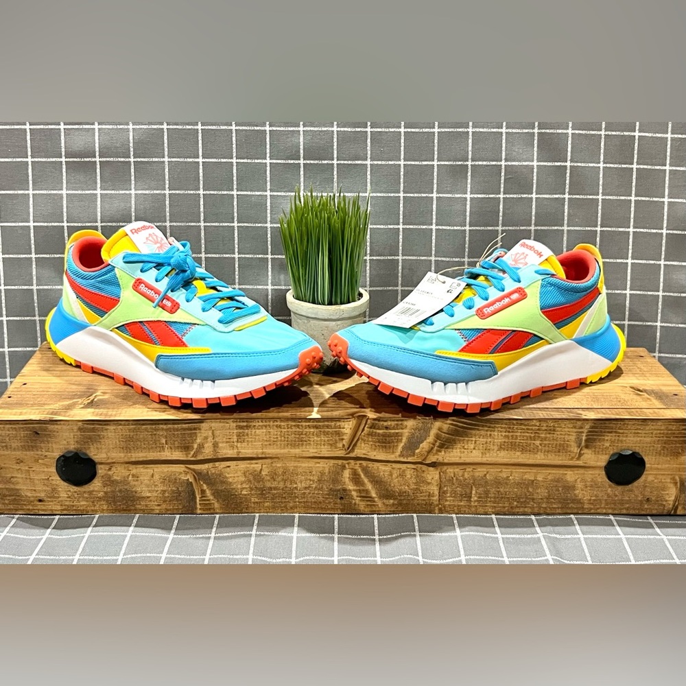 NEW IN BOX Reebok Classic Legacy Sneakers Junior 7/Women’s 9